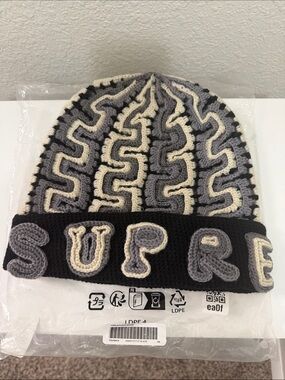 Supreme Yarn Appliqué Beanie Black FW24